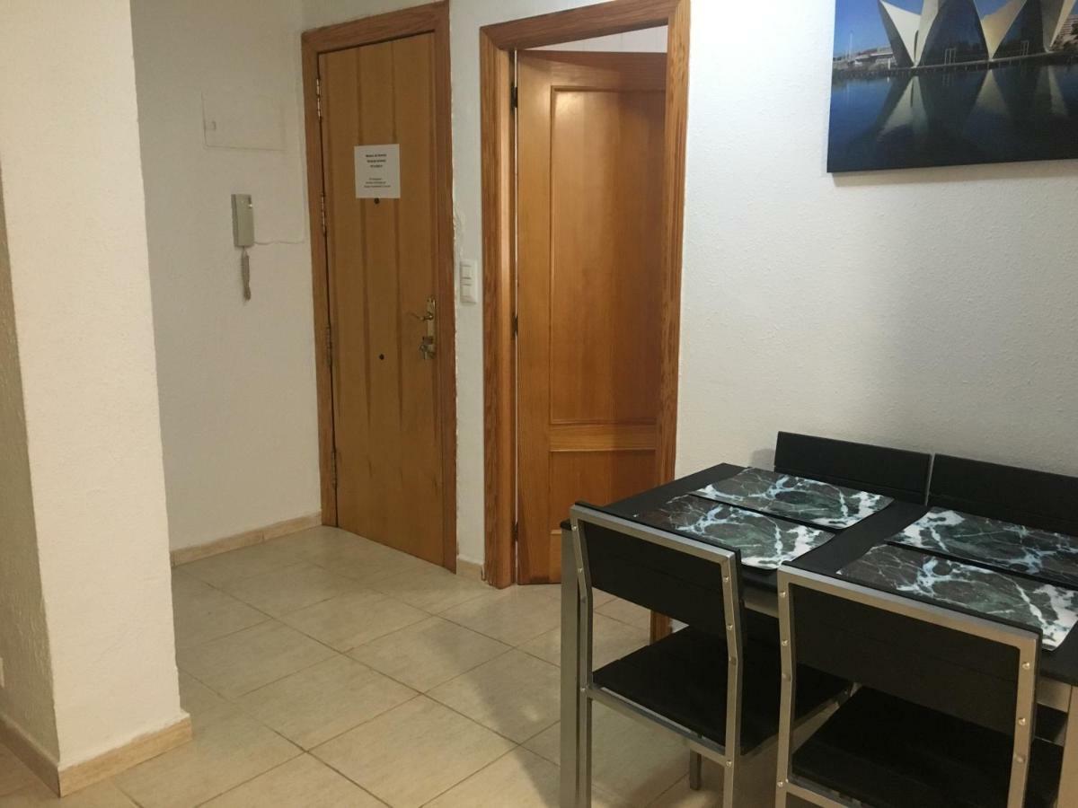 Apartamento Ciudad De Las Ciencias 2 Валенсия Екстериор снимка